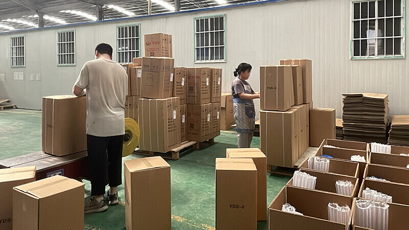 國內發(fā)貨液氮罐，正在打包