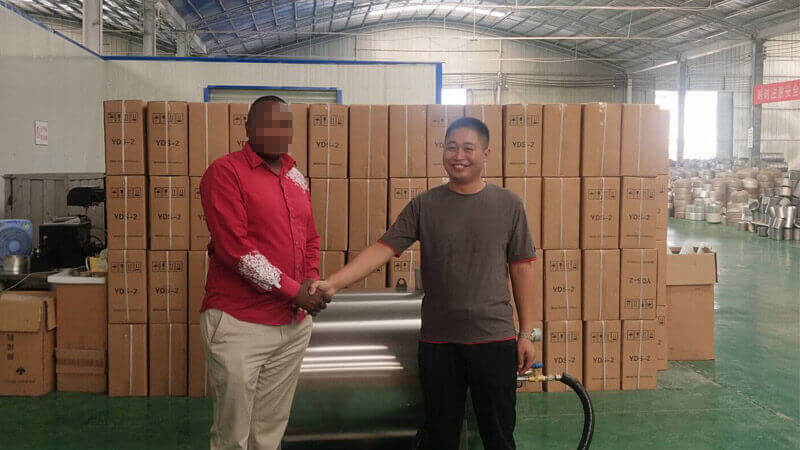 烏干達(dá)客戶到天馳工廠